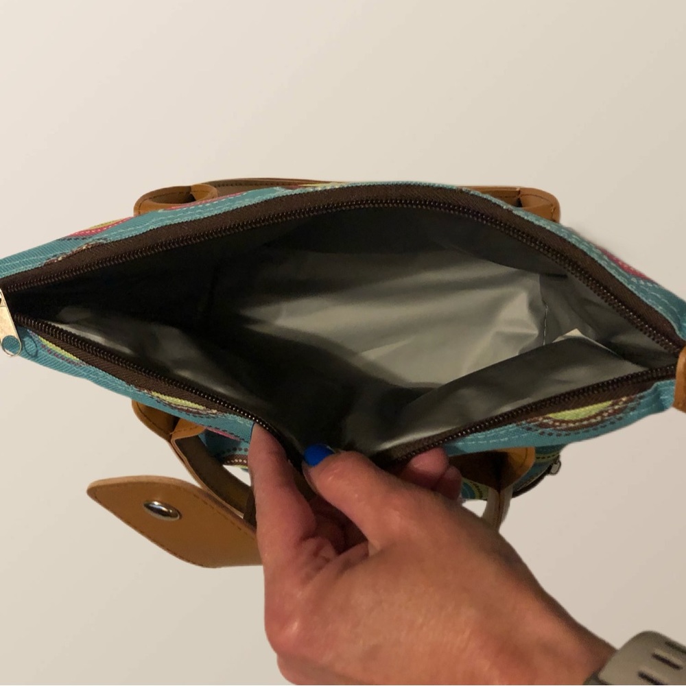 Cute lunchbox with 2 compartments, NWOT - Picture 3 of 4